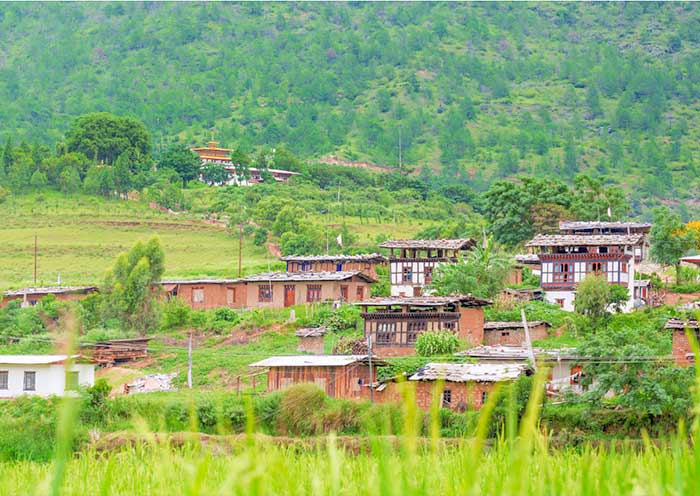 Hike to Khamsum Yulley Namgyal Chorten Hike to Khamsum Yulley Namgyal Chorten
