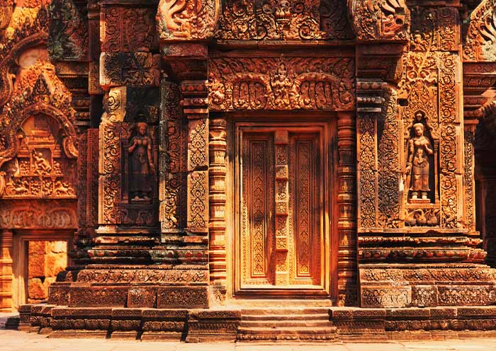  Banteay Srei's Intricate Carvings