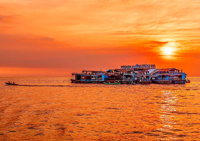 Watch the beautiful sunset on Tonle Sap Lake