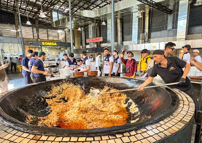 Try Plov at Besh Qozon, Tashkent