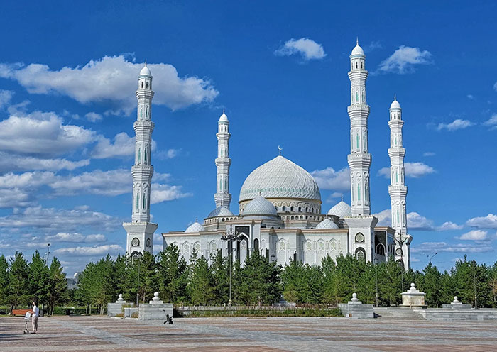 Hazret Sultan Mosque, Astana