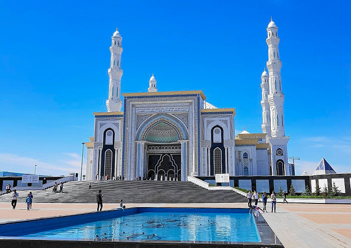 Hazret Sultan Mosque, Astana