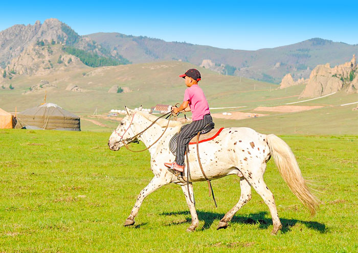 Horse Riding in Kyrgyzstan Horse Riding in Kyrgyzstan