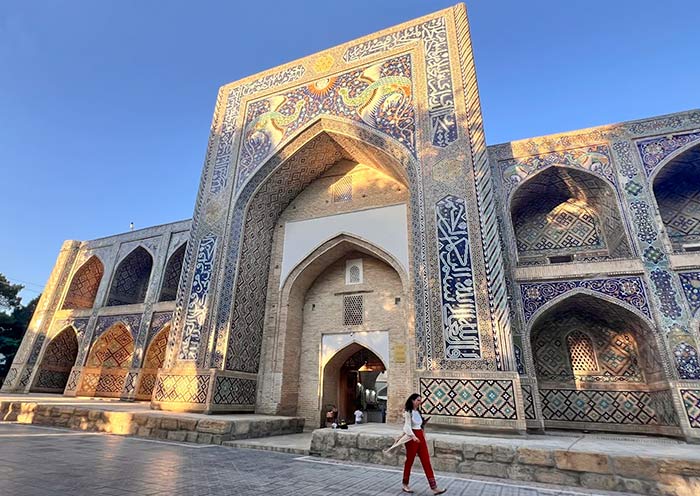 Nadir Divan-Beghi Madrasah, Lyabi Hauz