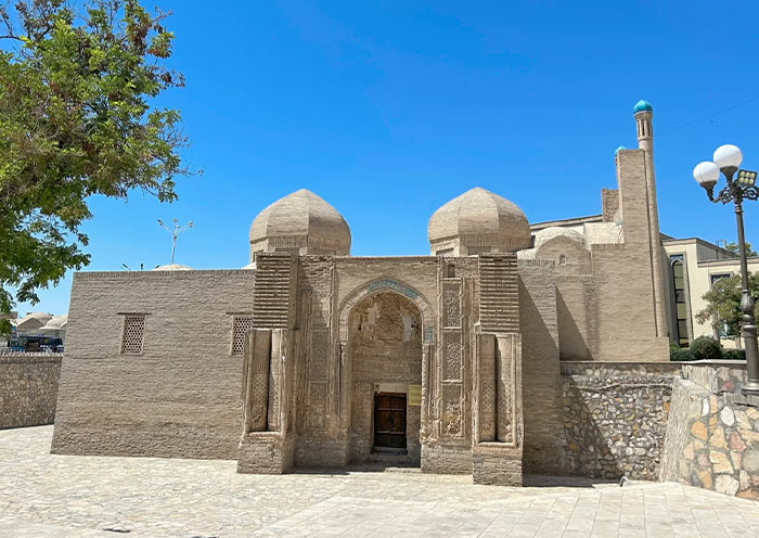 Magoki Attori Mosque & Carpet Museum Magoki Attori Mosque & Carpet Museum