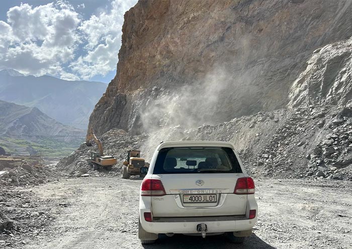 The road conditions on the Pamir Highway are complex