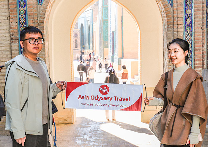 Tour Shahi Zinda Necropolis with AOT