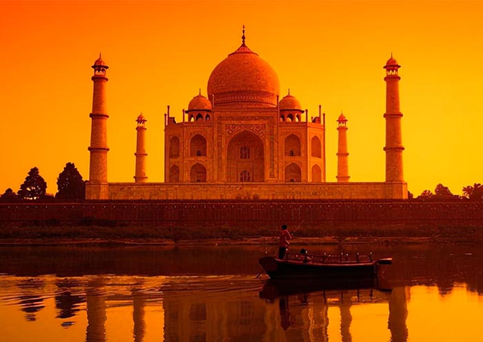 Explore Taj Mahal in the early morning