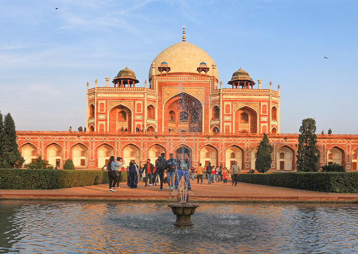 Humayun's Tomb is a magnificent mausoleum located in Delhi Humayun's Tomb is a magnificent mausoleum located in Delhi