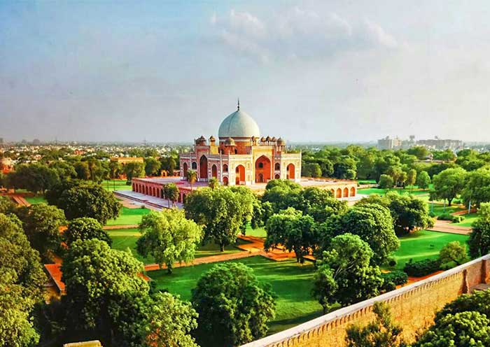 10 Best Places to Visit in Delhi: Delhi Tourist Attractions