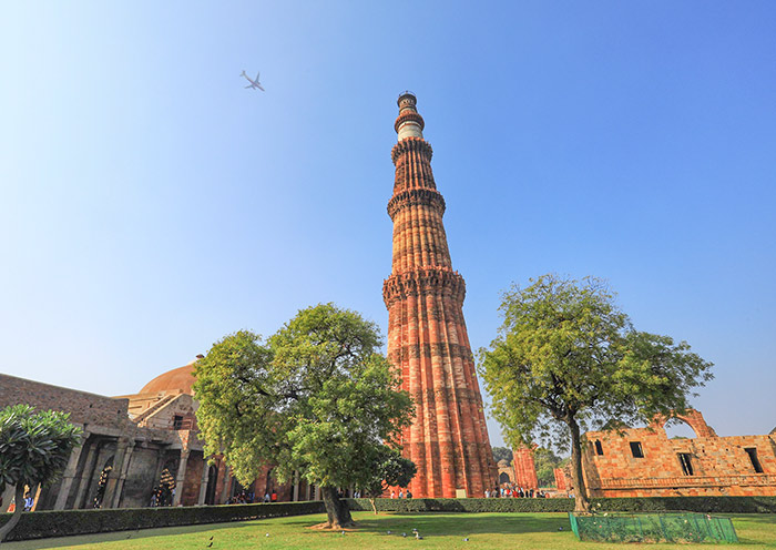 Visit Qutub Minar in New Delhi