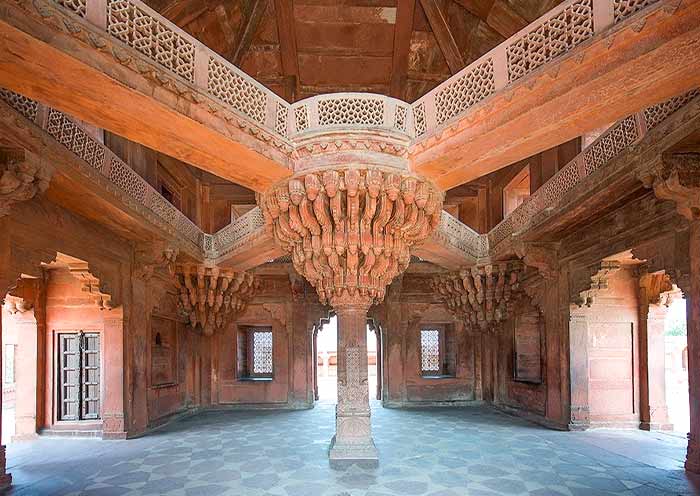 The Diwan-i-Am (Hall of Public Audiences) in Fatehpur Sikri The Diwan-i-Am (Hall of Public Audiences) in Fatehpur Sikri