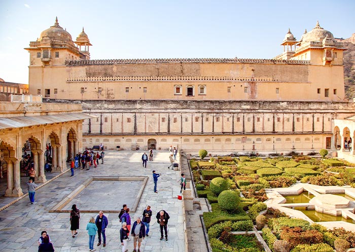 Sukh Niwas or Sukh Mahal (Hall of Pleasure) in Amber Fort Sukh Niwas or Sukh Mahal (Hall of Pleasure) in Amber Fort