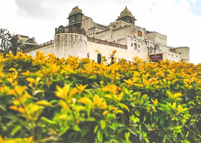 Sajjan Garh Palace (Monsoon Palace) in Udaipur Sajjan Garh Palace (Monsoon Palace) in Udaipur