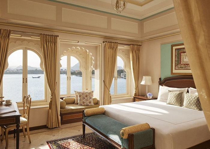 Live the contemporary royal life at Taj Fateh Prakash Palace