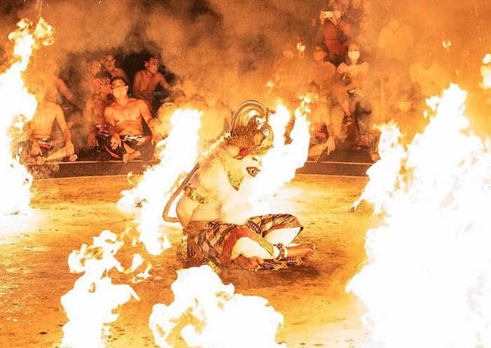 Kecak Dance Performance at Uluwatu Temple Kecak Dance Performance at Uluwatu Temple