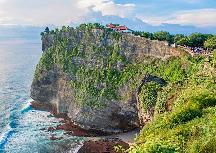 Uluwatu Temple on the Cliff Uluwatu Temple on the Cliff