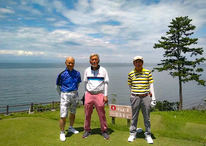 Play Golf at Osaka Golf Club