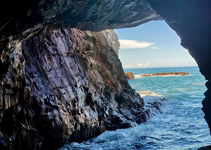 Sandanbeki Cave, Wakayama Sandanbeki Cave, Wakayama