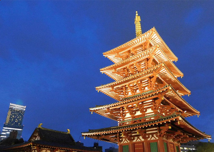 Shitennoji at Night