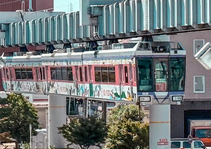 Take the Shonan Monorail to Fly in the Sky