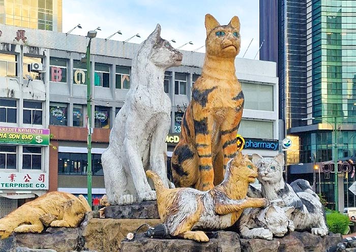 Kuching Cat Statues