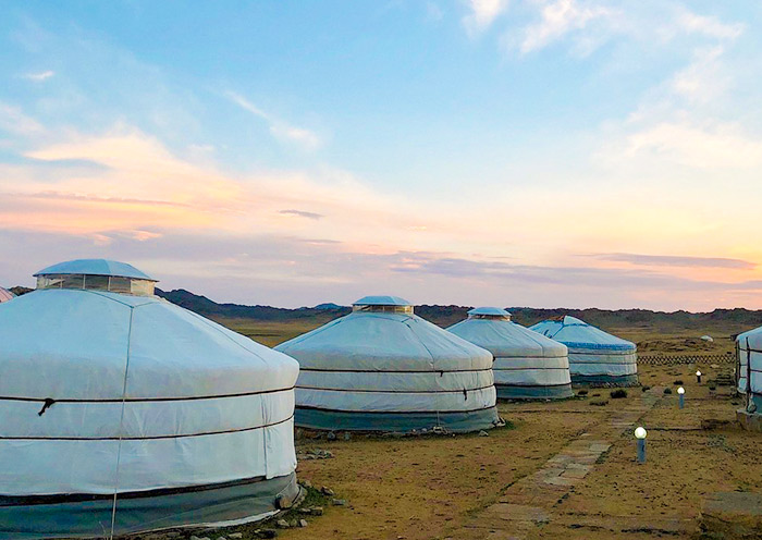 Camp at Baga Gazaryn Chuluu