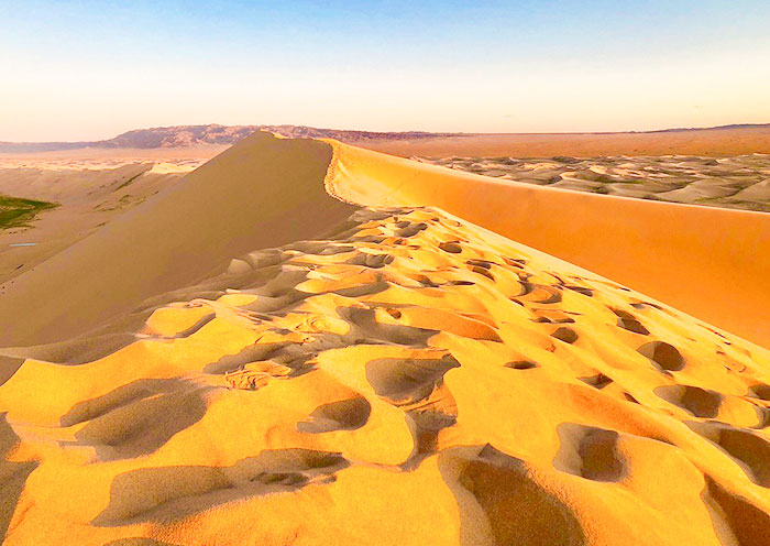 Khongor Sand Dunes