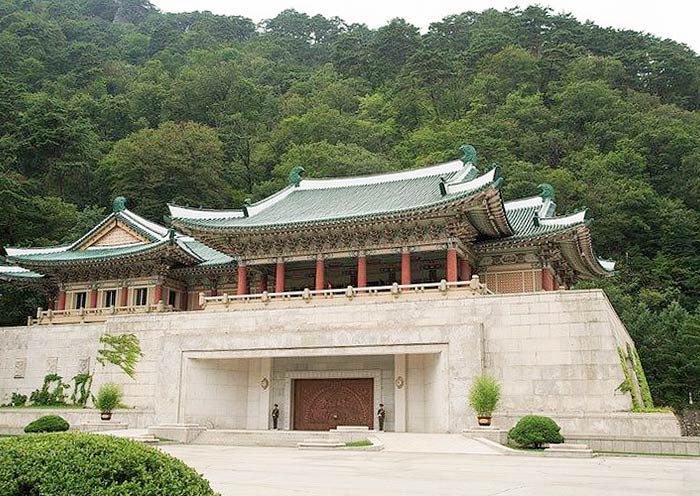 Pohyon Temple, Myohyangsan