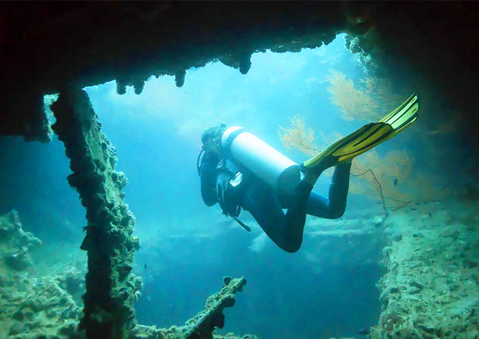 East Tangat Wreck, Coron