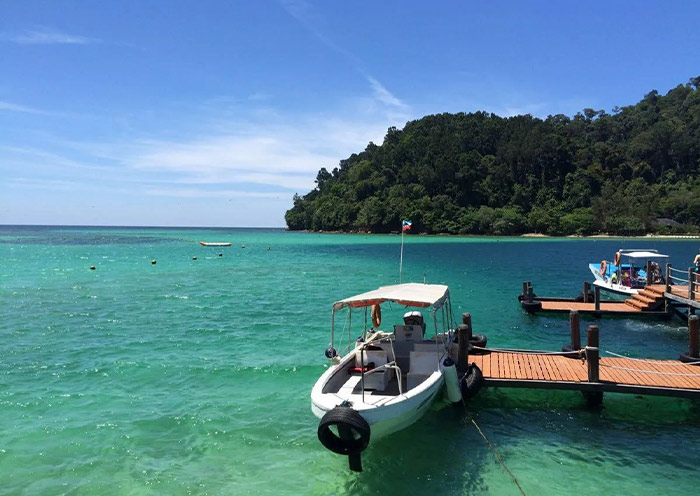 Hilutungan Island