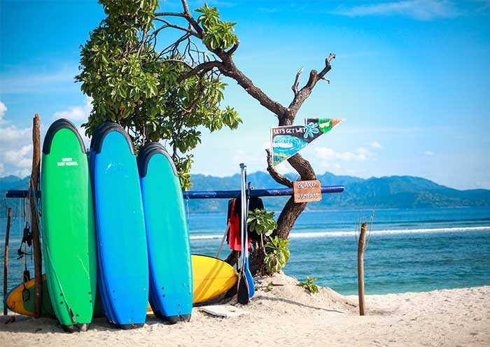 Surfing in Philippines