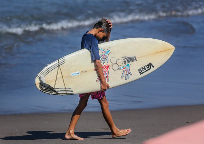Surfing in Philippines