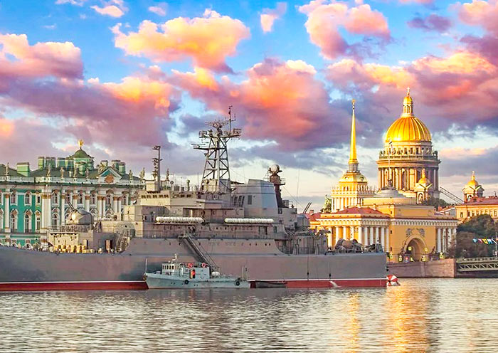 Neva River Cruise passing by the most famous landmarks