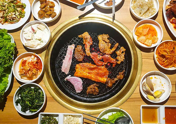 Enjoy Korean Cuisine in Seoul Enjoy Korean Cuisine in Seoul