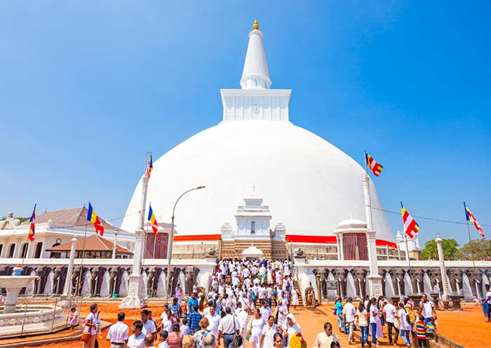 Ruwanwelisaya Dagoba in Anuradhapura
