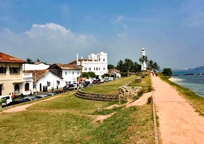 Exploring the ramparts of Galle Fort