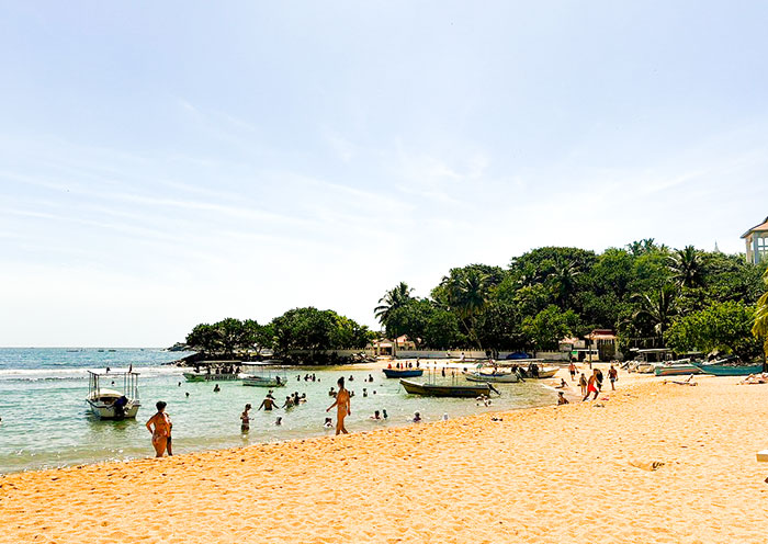 Unawatuna Beach: Snorkeler's paradise