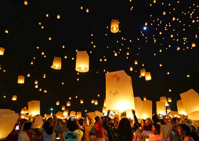 Floating Lanterns in Chiang Mai