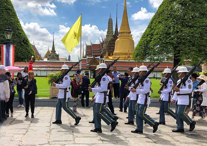 Changing of the Guards' ceremony, Grand Palace 