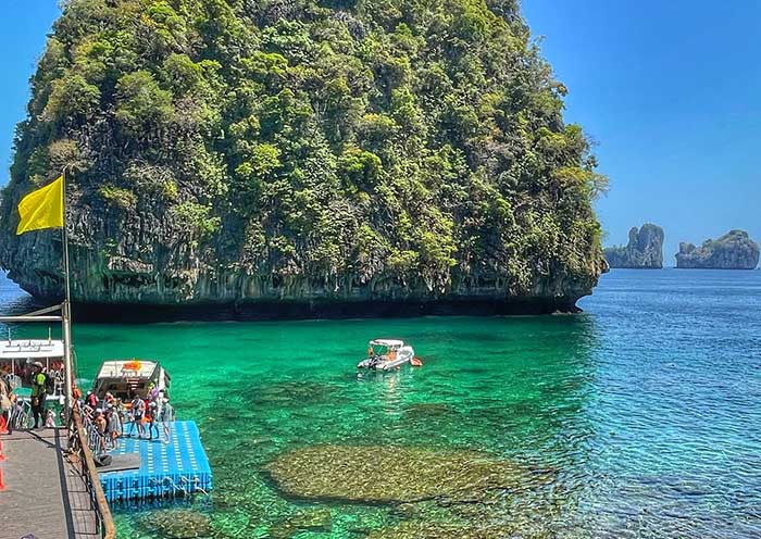Loh Samah Bay, Phi Phi Leh
