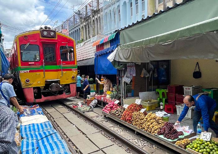 Maeklong Railway Market