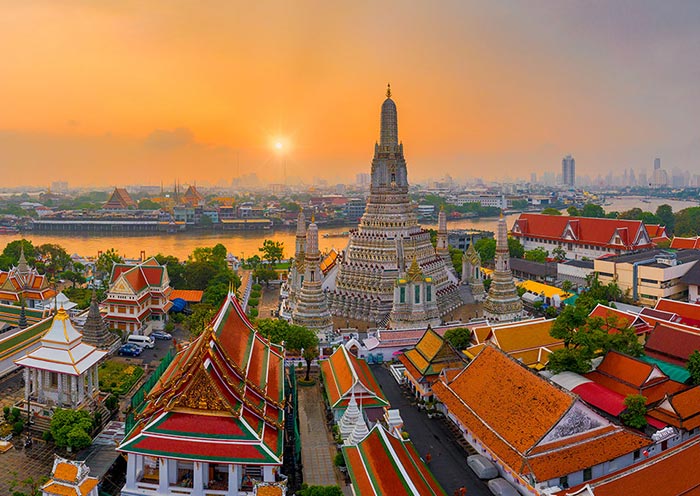 Sunset view of Wat Arun