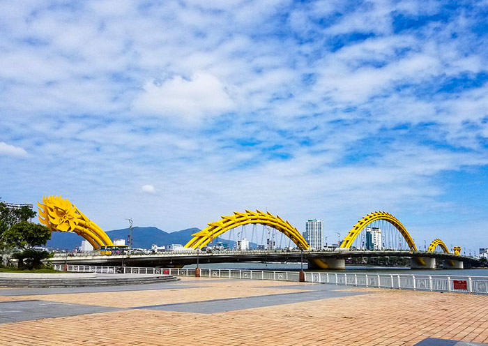 Take a ride across the Dragon Bridge in Da Nang