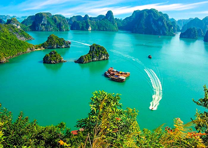Explore Halong Bay at leisure pace