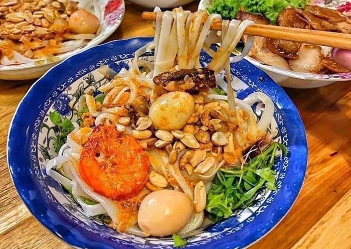Cao Lau