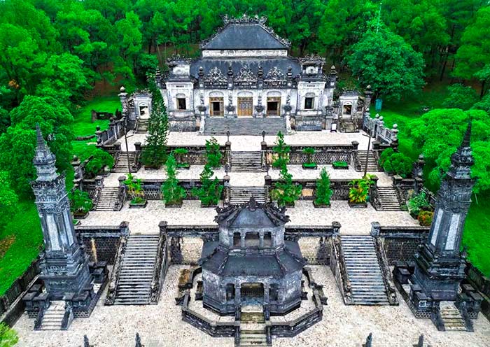 Khai Dinh Tomb, Hue, Vietnam Khai Dinh Tomb, Hue, Vietnam