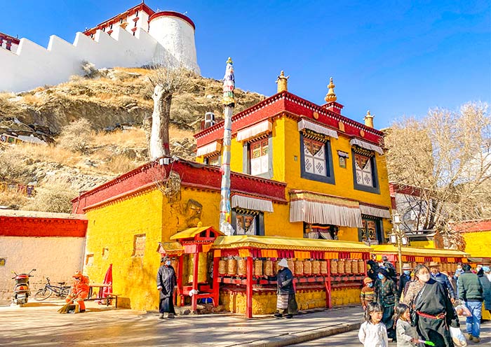 Lhasa Barhkor Street