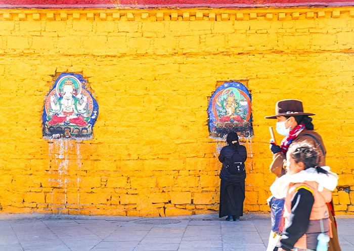 Lhasa Barhkor Street