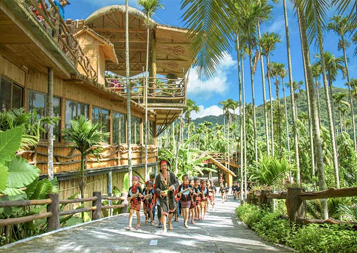 Binglanggu Li & Miao Cultural Heritage Park